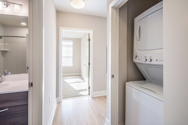 Lavadora y secadora en el apartamento - Northgate at Falls Church