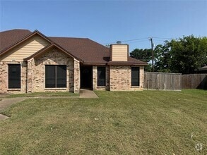 Building Photo - 922 Westover Dr