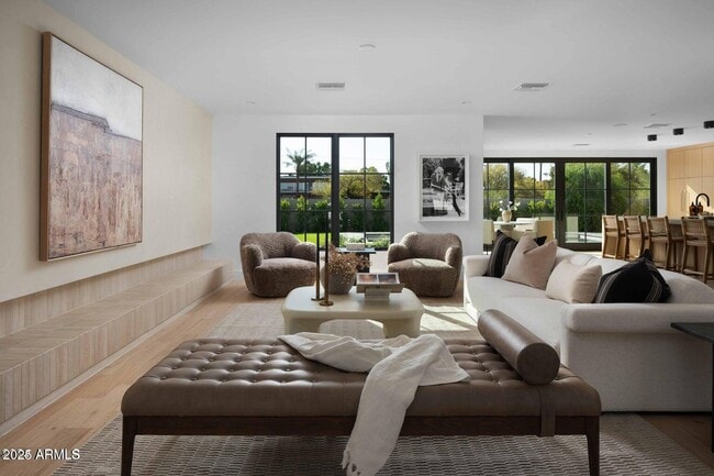 Foto del edificio - 6039 E Calle Camelia