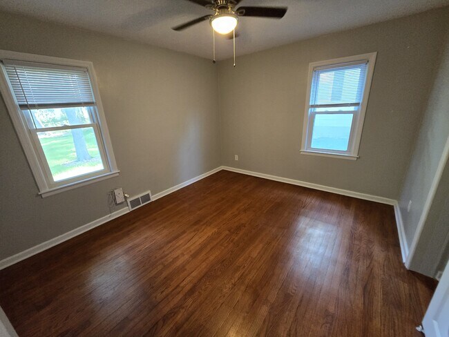 Foto del edificio - 4004 W 62nd Ter