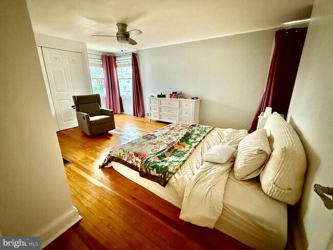 Foto del edificio - 4427 Terrace Ave