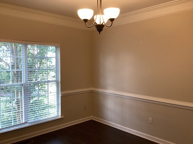 Foto del edificio - 105 Riverfront Parkway