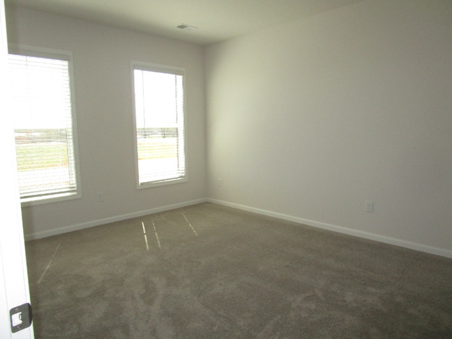 Building Photo - 215 Scenic Rd