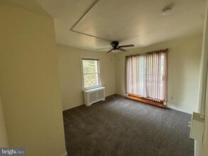 Building Photo - 117 Montgomery Ave