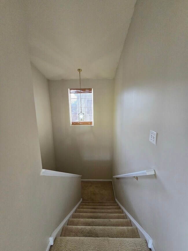 Building Photo - 1425 Silverstone Dr
