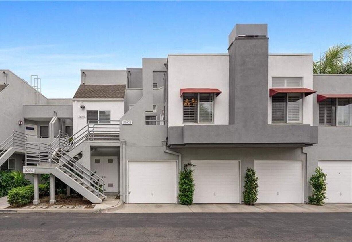 Foto principal - 2bed/1bath w/ 1 car garage in the heart of Mission Viejo