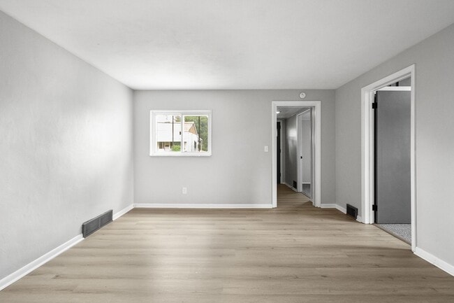 Building Photo - Cozy 3 bedroom home in Penn Hills availabl...