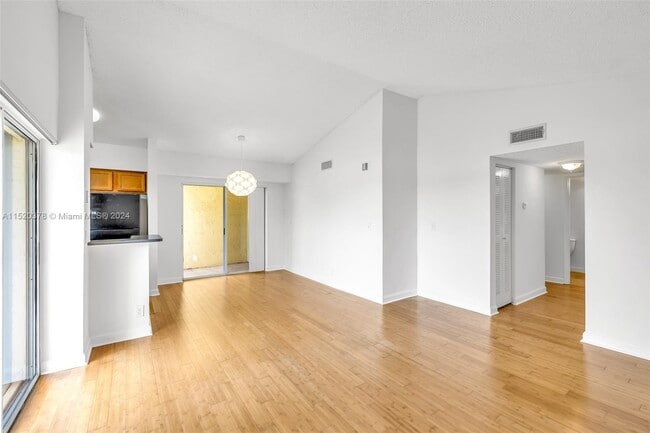 Building Photo - 7650 Westwood Dr