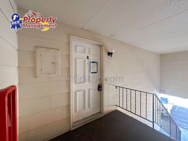 Foto del edificio - 5575 W Franklin Rd
