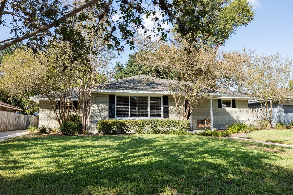 3618 Broadmead - 3618 Broadmead Dr