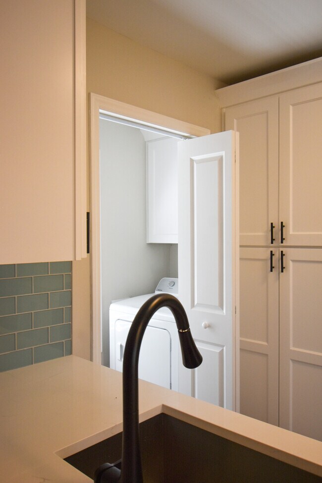 Building Photo - 376 Tall Oaks Trl