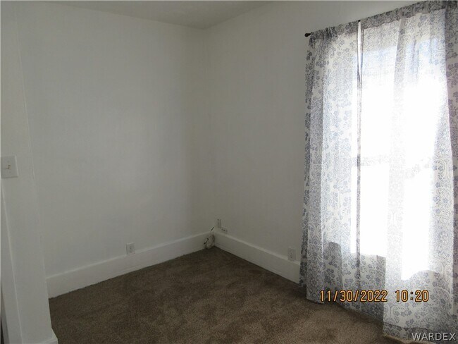Building Photo - 806 Grandview Ave