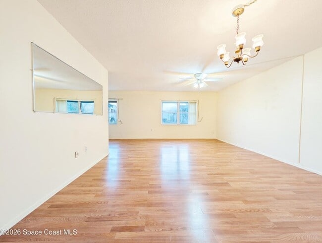 Building Photo - 190 E Olmstead Dr