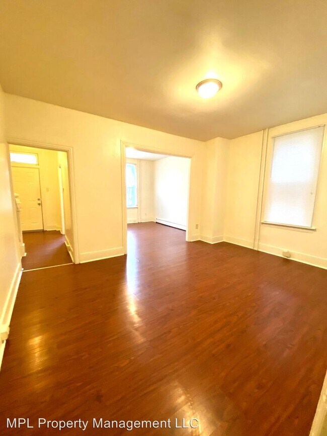 Building Photo - 4 br, 1.5 bath House - 136 S 3Rd St