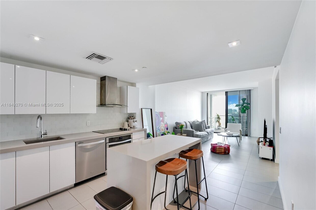 Foto principal - 1600 NE 1st Ave