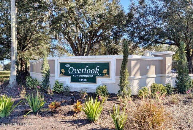 Foto del edificio - 10550 Baymeadows Rd