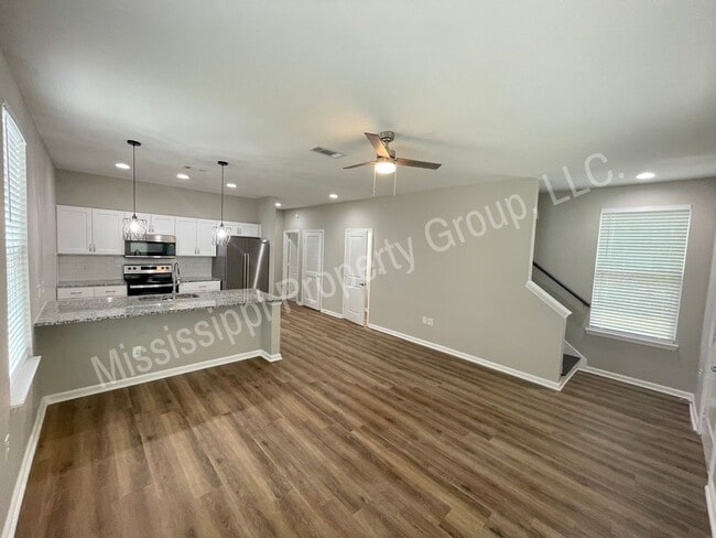Building Photo - 517 Olive Branch Way