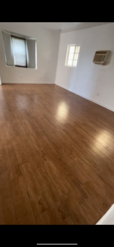 Foto del edificio - 616 Hendricks Ave