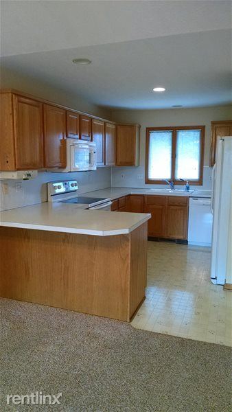 Building Photo - 211 Parkside Dr