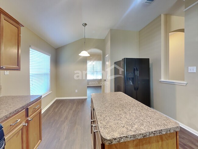 Building Photo - 15919 Sonoma Park Dr