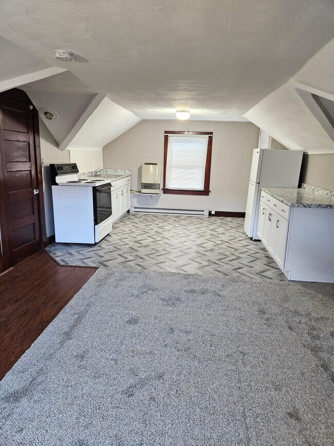 433 St Unit 3rd Floor, Bristol, CT 06010 Apartments in