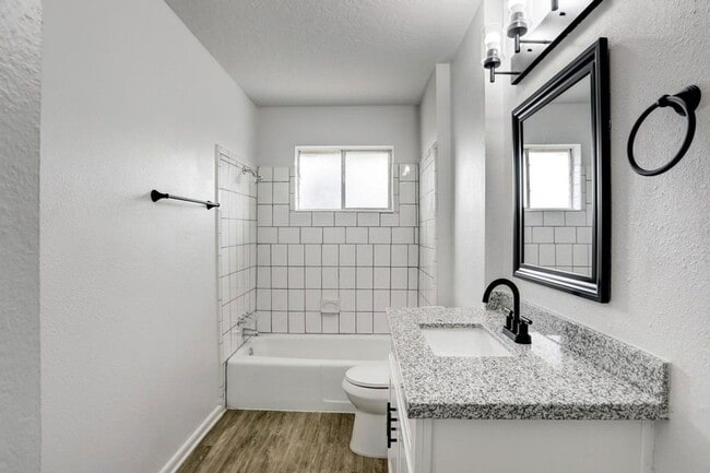 Building Photo - 5613 Armstrong