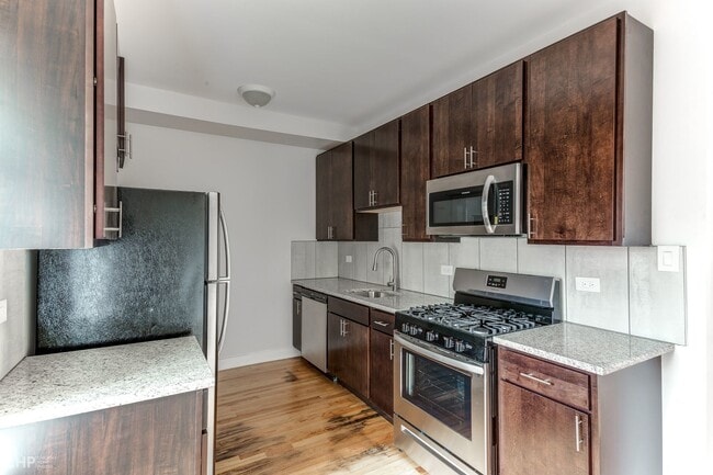 Foto del edificio - 3356 W Montrose Ave