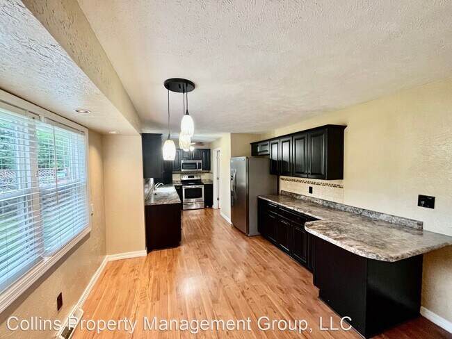 Building Photo - 4 br, 2.5 bath House - 3332 S Robberson