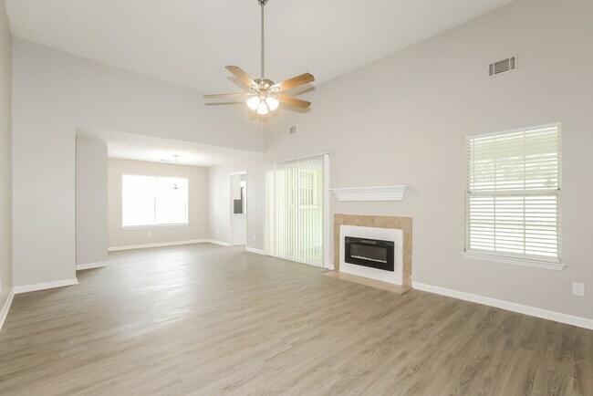 Building Photo - 1901 Corners Cir