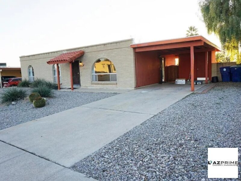 Foto principal - 3 bedroom 2 bath house