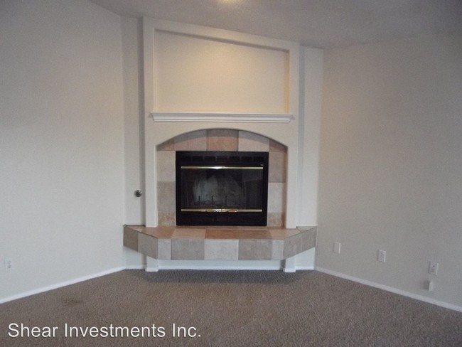 Building Photo - 18535 Mountain Meadows Dr