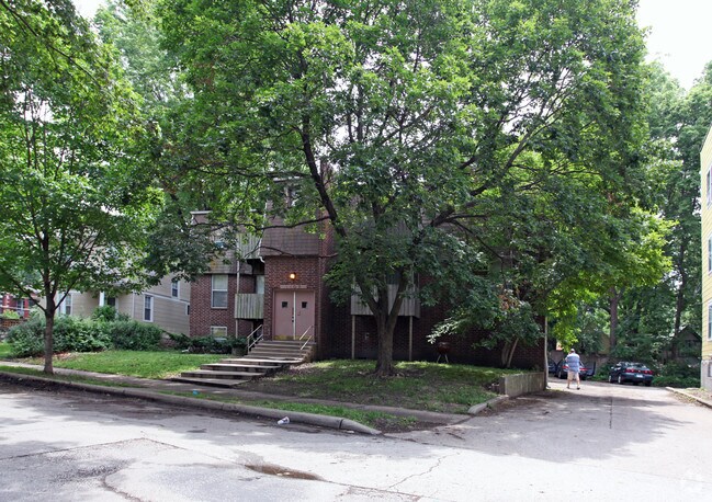 Foto del edificio - 1107 W 40th St