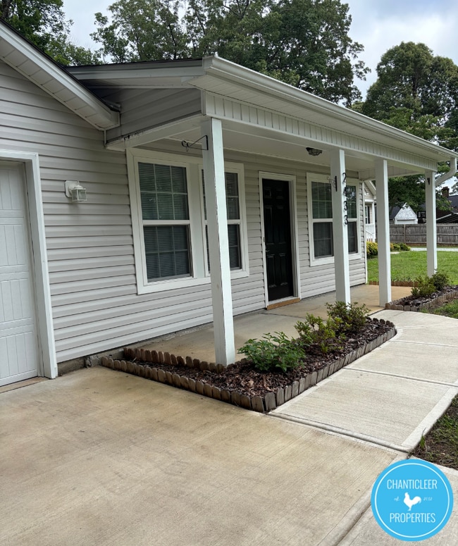 Building Photo - 2433 Harrison Dr