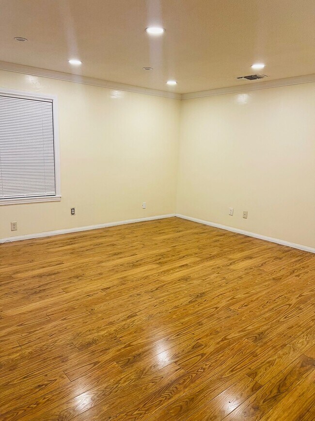Foto del edificio - 722 W Hollyvale St