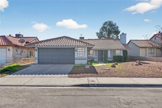 Building Photo - 492 Chelsea Dr