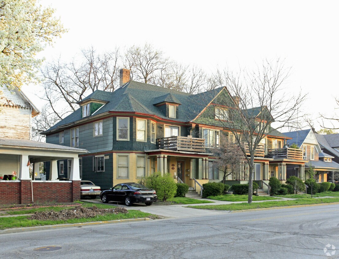 Primary Photo - 424-428 W Lexington Ave