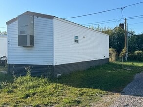 Building Photo - 111 S Cedar Dr