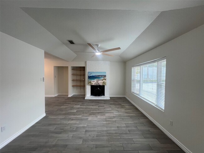 Foto del edificio - 14020 Schroeder Rd