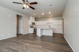Building Photo - 137 Pk Pl Cir