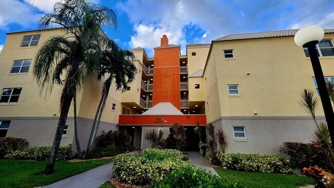 Building Photo - 8205 Lake Dr