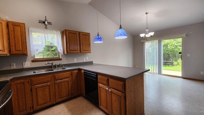Building Photo - 5153 Oak Valley Dr