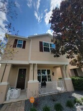 Building Photo - 12030 Silverlake Park Dr