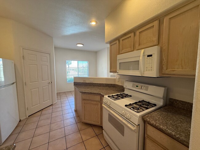 Building Photo - Renovated 2 Bedroom in Summerlin