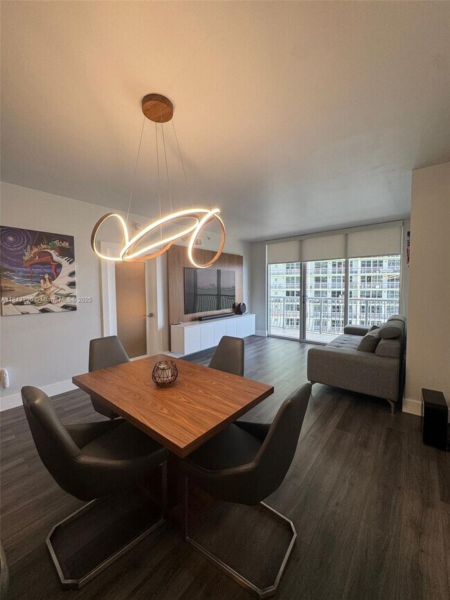 Foto del edificio - 1750 N Bayshore Dr
