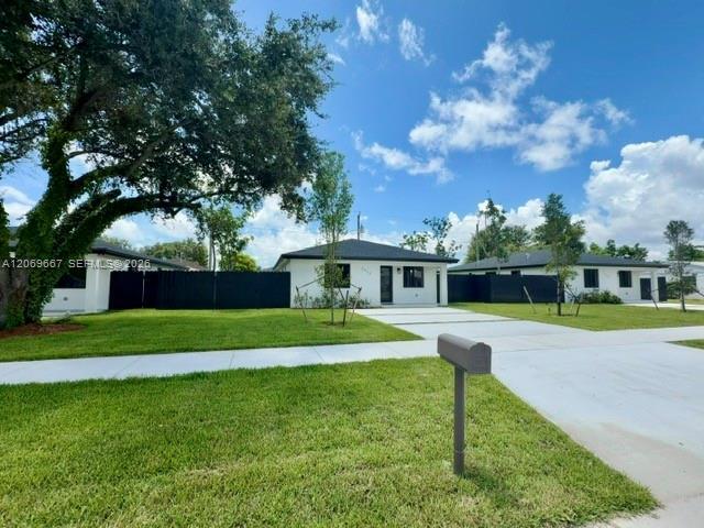 Foto del edificio - 2420 NW 154th St