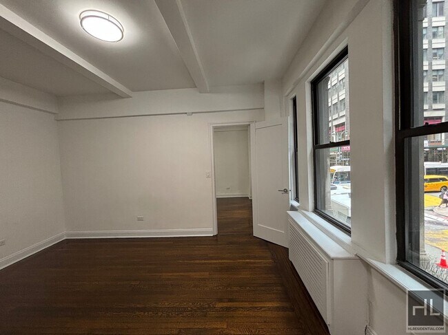 Foto del edificio - EAST 46 STREET