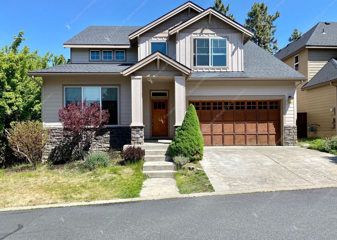 Foto principal - Spacious Corner Home in Prime SW Bend Loca...