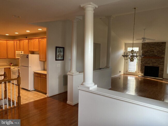 Building Photo - 239 W Ridge Ct