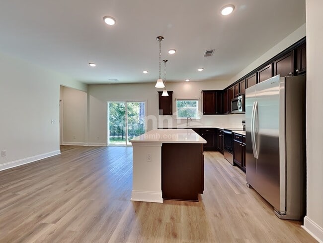 Foto del edificio - 1617 Lamplighter Ln