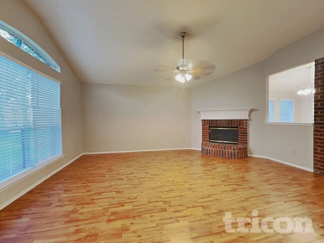 Foto del edificio - 202 Cutting Horse Ln